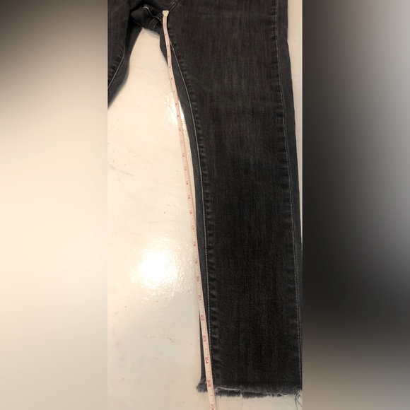 Levi’s Wedgie Fit Skinny Jean in grey wash - size 29 (25 inseam) - Picture 7 of 7